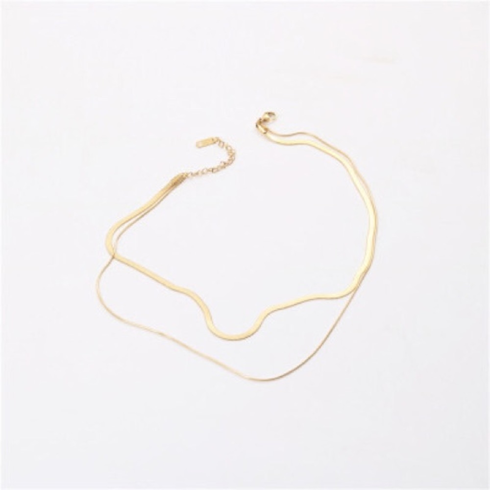 🍀Free with a min of $200 A beautiful snake link double necklace 2/$70 - Picture 2 of 5